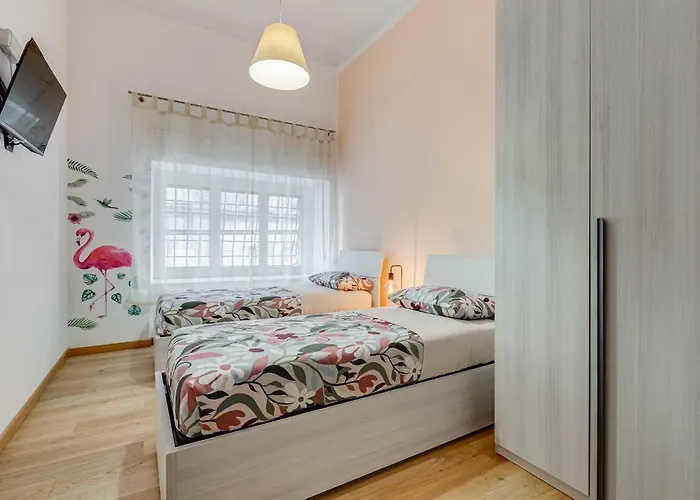 3-bedroom Near Trastevere Station * Roma